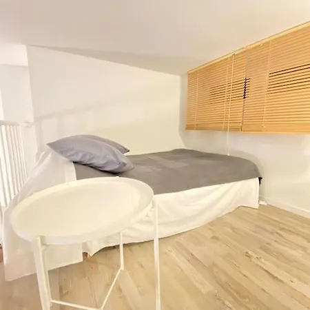 Moscova Moderno E Bilocale Con Soppalco Daire Milano